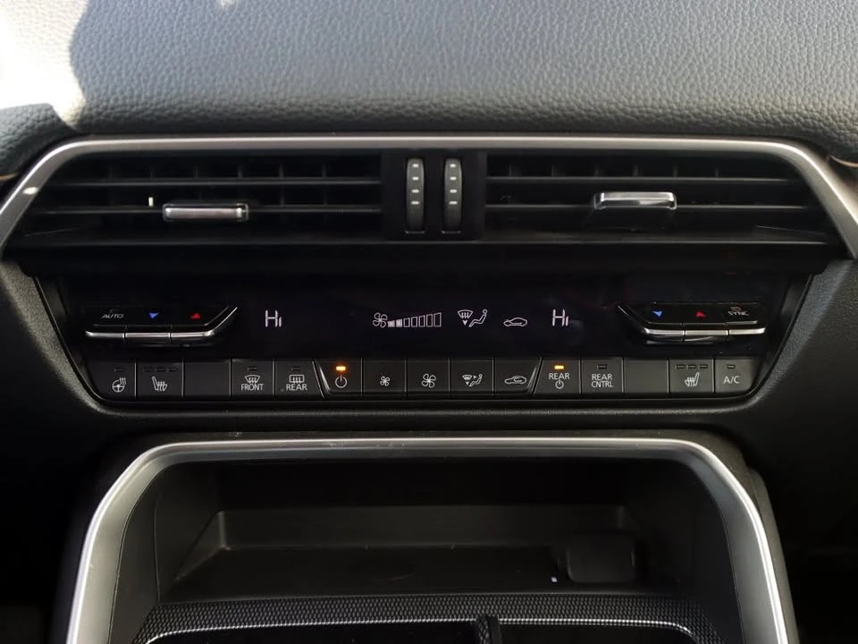 2025 Mazda CX-70 - Image 12 of 20