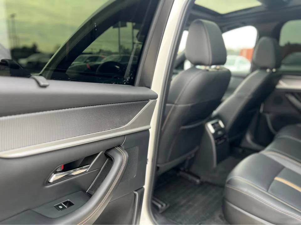 2025 Mazda CX-70 - Image 17 of 19