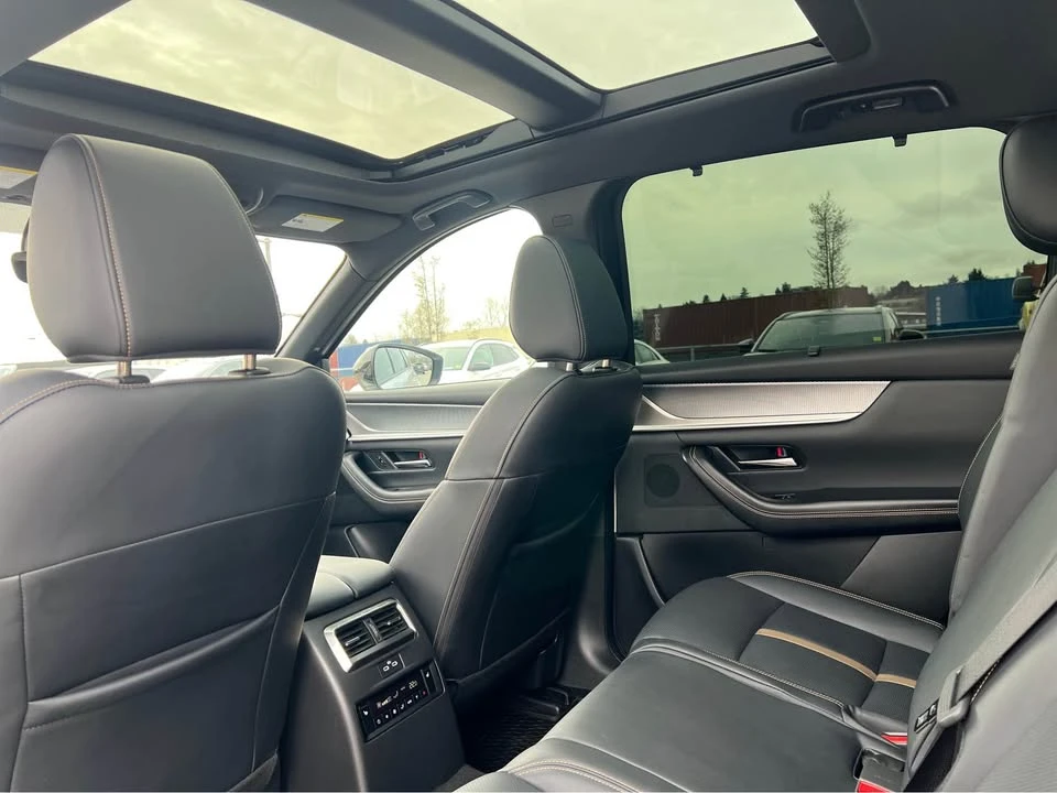 2025 Mazda CX-70 - Image 15 of 19