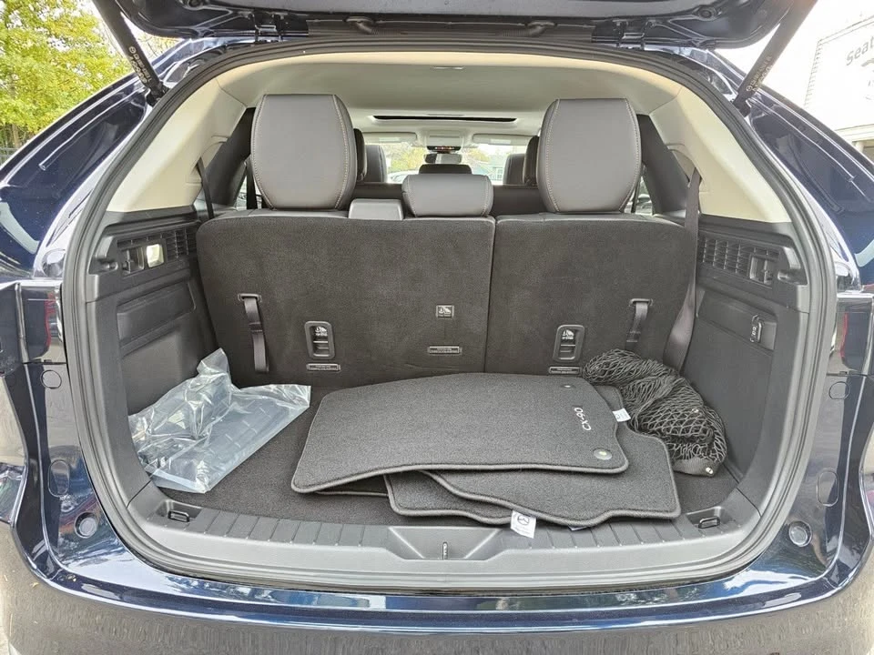 2025 Mazda CX-90 - Image 18 of 20