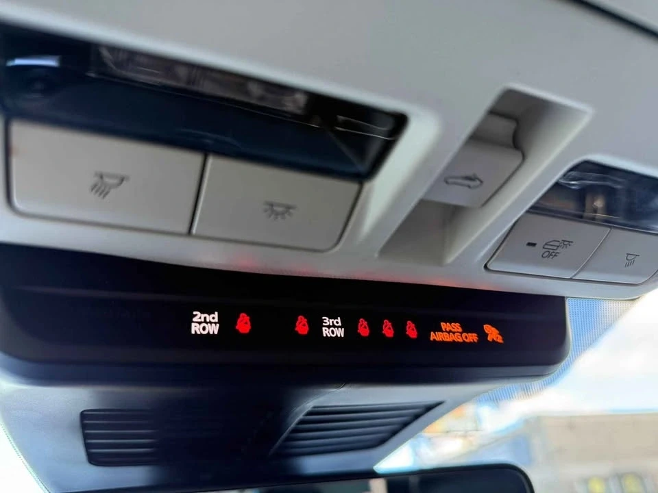 2025 Mazda CX-90 - Image 16 of 19