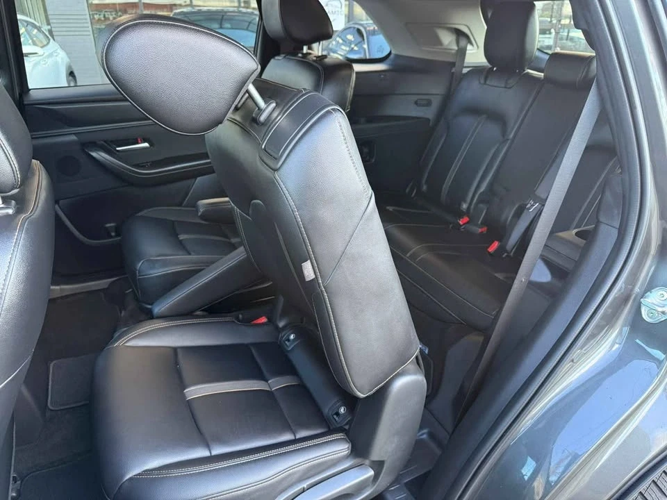 2025 Mazda CX-90 - Image 10 of 19