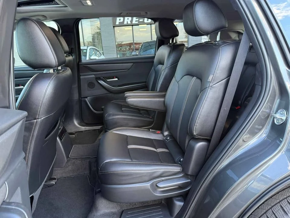 2025 Mazda CX-90 - Image 8 of 19
