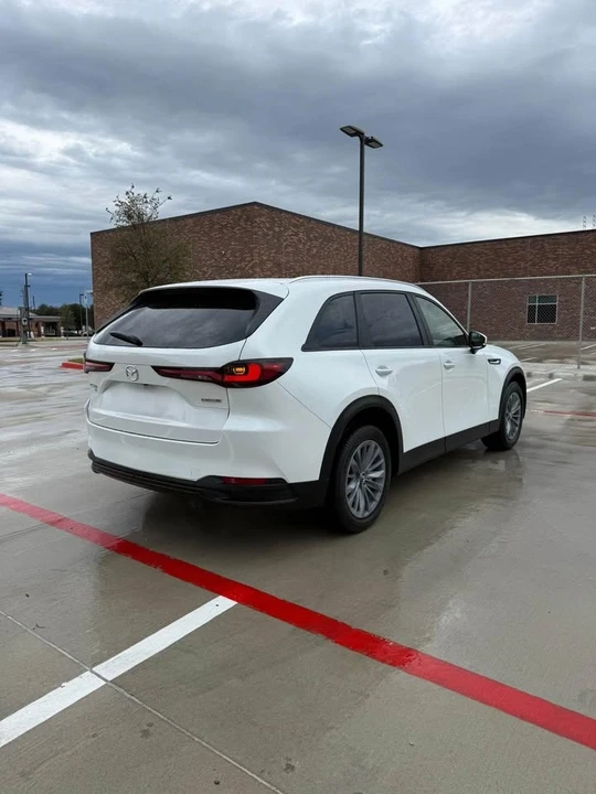 2025 Mazda CX-90 - Image 9 of 14