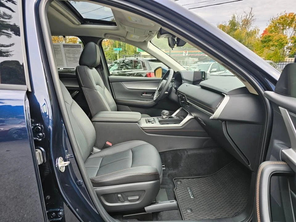 2025 Mazda CX-90 - Image 11 of 20