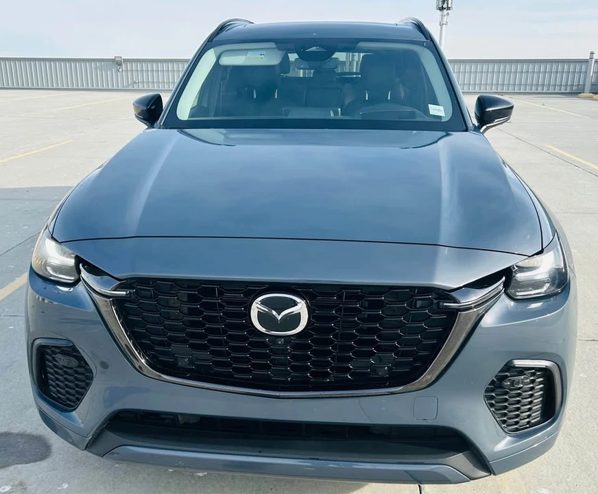 2025 Mazda CX-90 - Image 2 of 17
