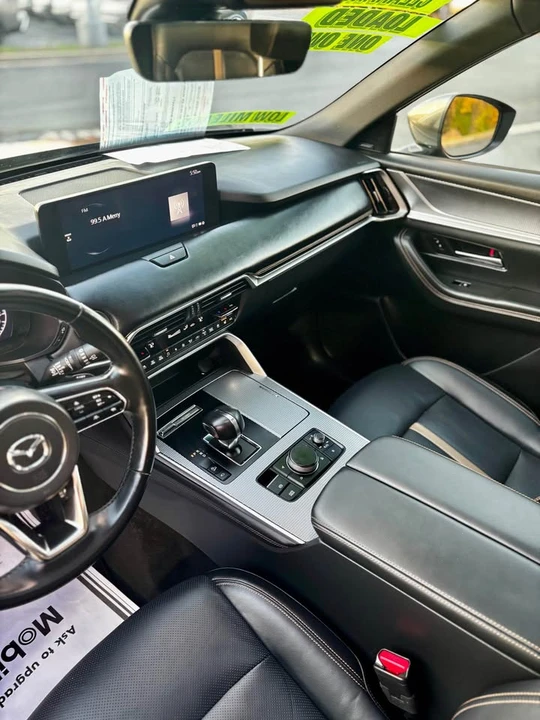 2025 Mazda CX-90 - Image 8 of 13