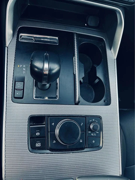 2025 Mazda CX-90 - Image 13 of 17