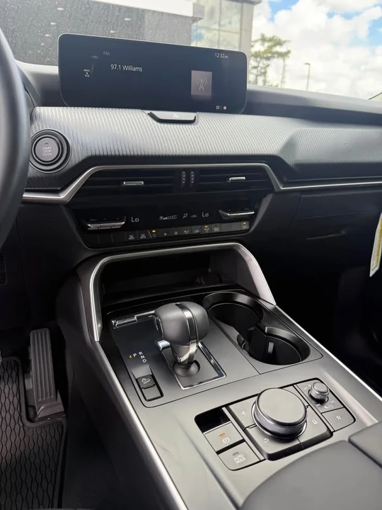 2025 Mazda CX-90 - Image 10 of 11