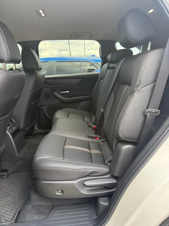 2025 Mazda CX-90 - Image 7 of 11