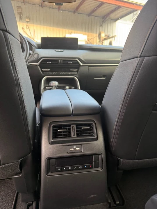 2025 Mazda CX-90 - Image 8 of 10