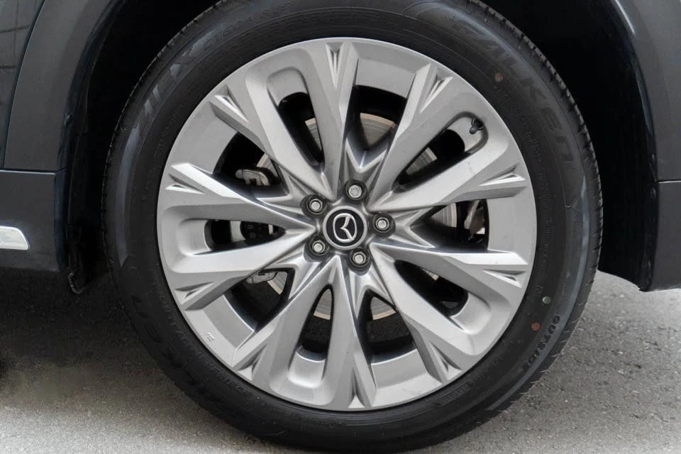2025 Mazda CX-90 - Image 4 of 12