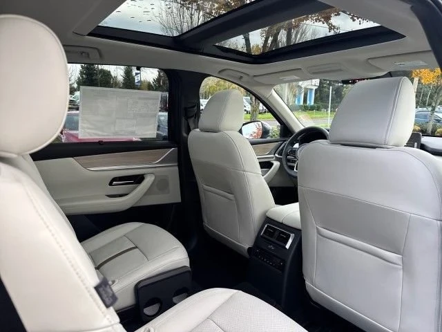 2025 Mazda CX-90 - Image 15 of 20