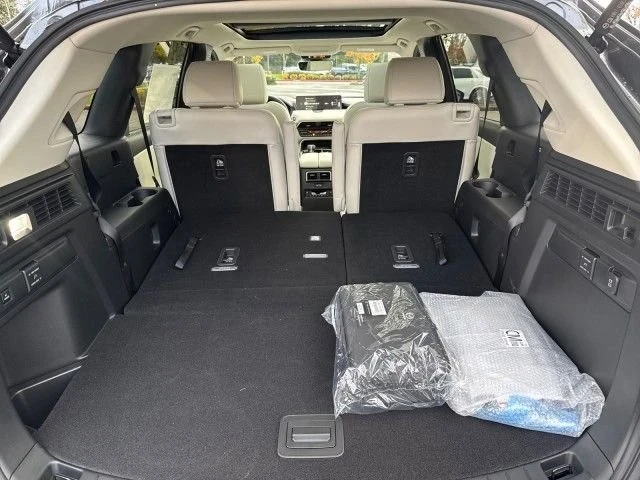 2025 Mazda CX-90 - Image 14 of 20