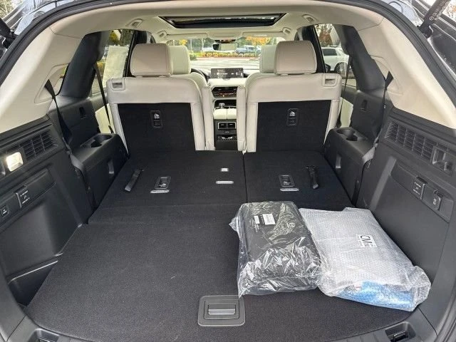 2025 Mazda CX-90 - Image 14 of 20