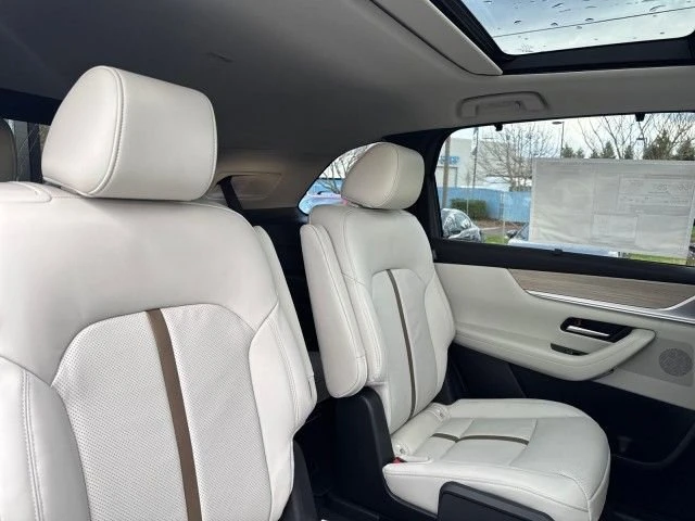 2025 Mazda CX-90 - Image 17 of 20