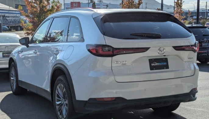 2025 Mazda CX-90 - Image 4 of 8