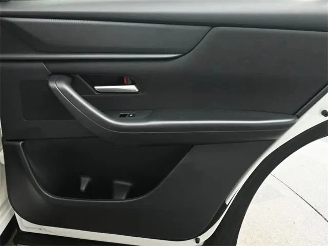 2025 Mazda CX-90 - Image 17 of 20