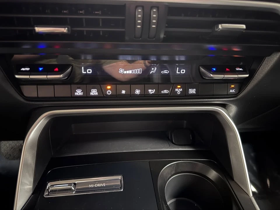 2025 Mazda CX-90 - Image 8 of 20