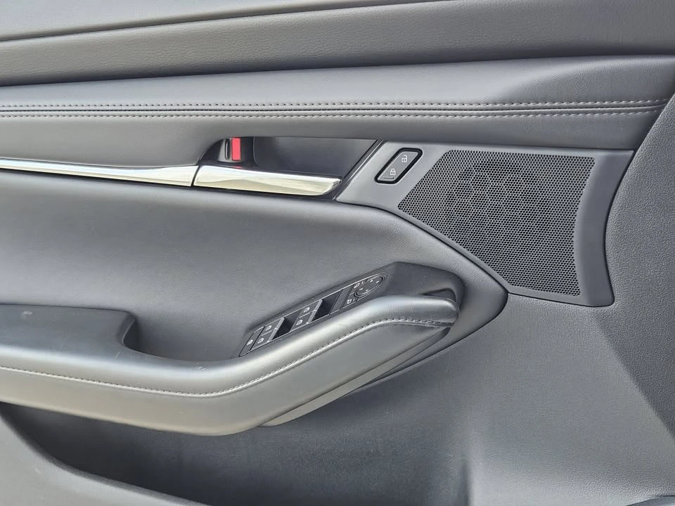 2025 Mazda Mazda 3 4th Gen - Image 16 of 19
