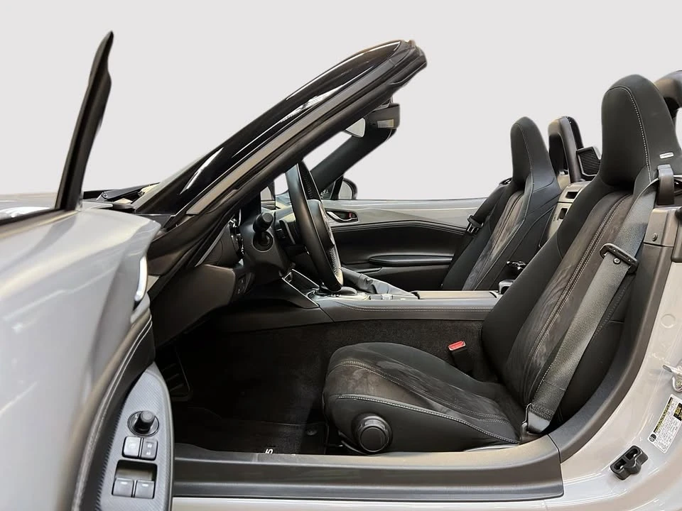 2025 Mazda ND MX-5 Miata - Image 9 of 16