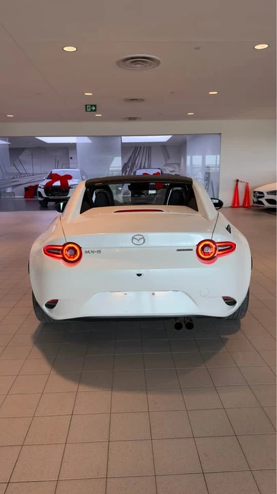 2025 Mazda ND MX-5 Miata - Image 5 of 8
