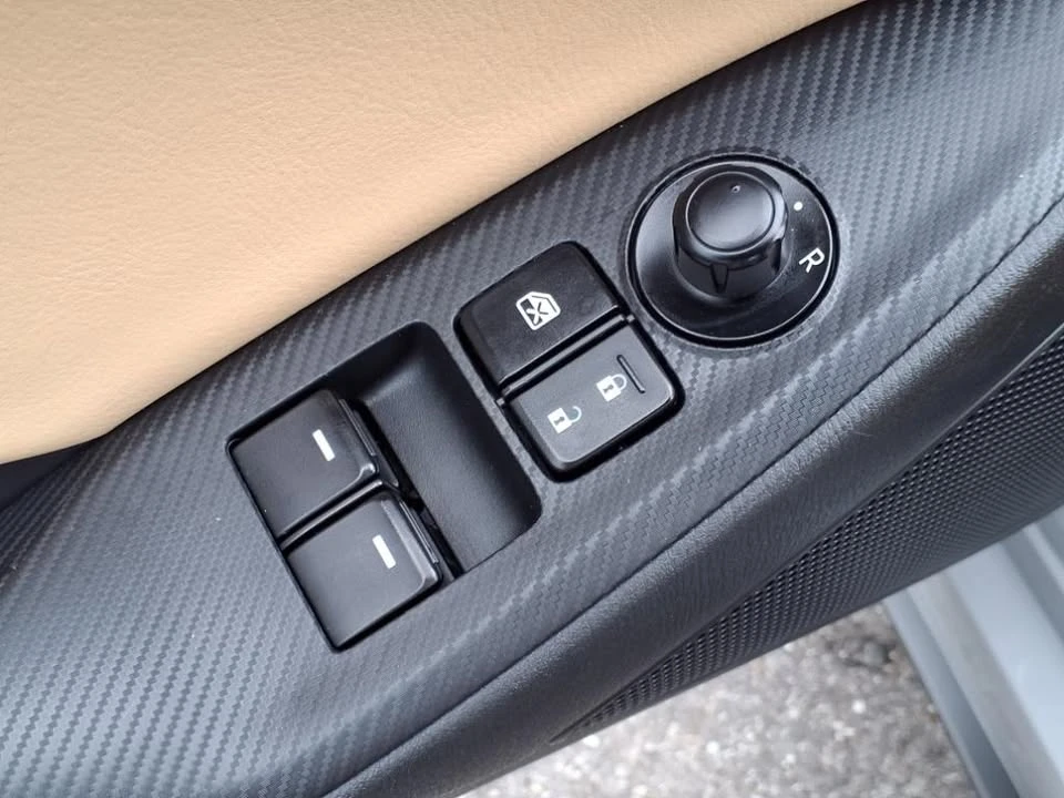 2025 Mazda ND MX-5 Miata - Image 9 of 19