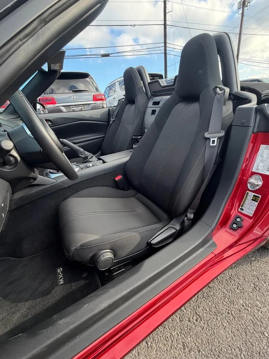 2025 Mazda ND MX-5 Miata - Image 9 of 10