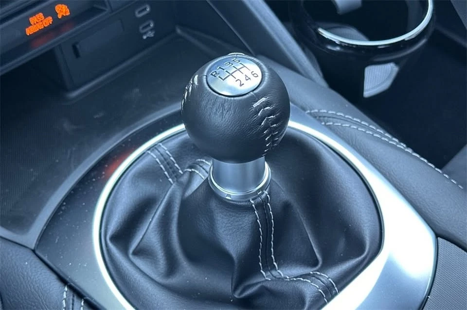 2025 Mazda ND MX-5 Miata - Image 16 of 18