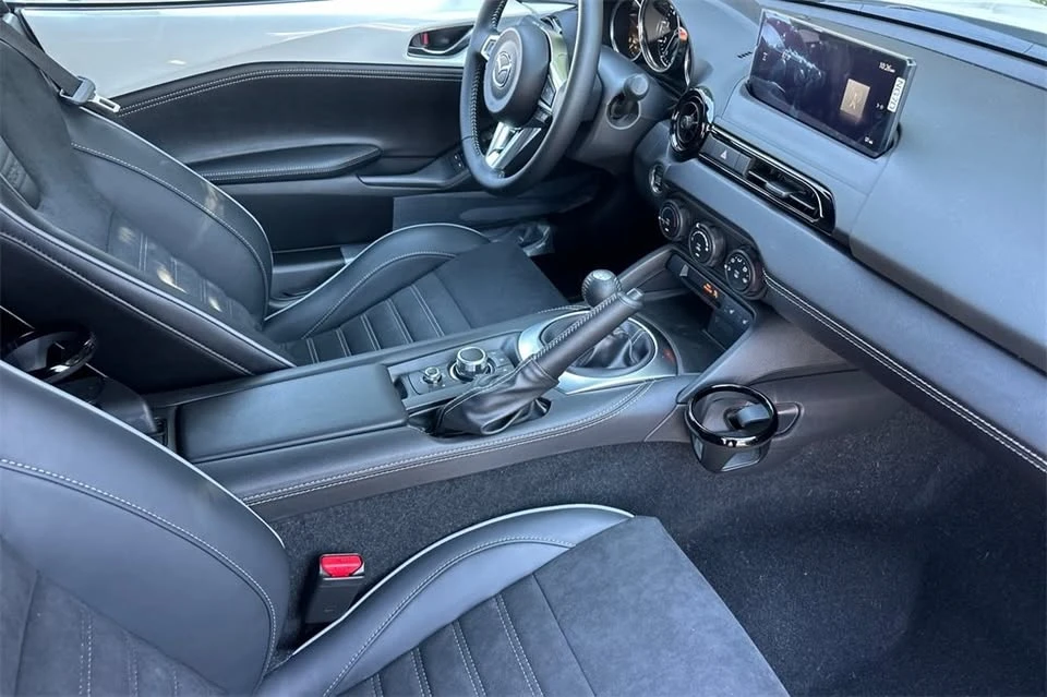 2025 Mazda ND MX-5 Miata - Image 11 of 18