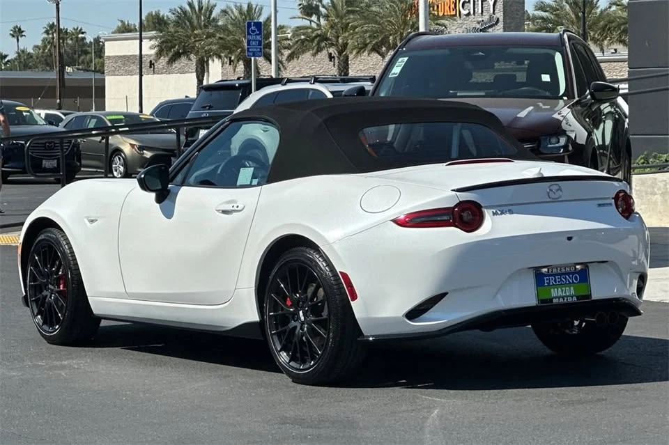 2025 Mazda ND MX-5 Miata - Image 5 of 18