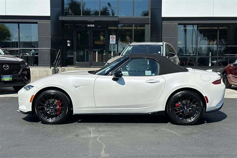 2025 Mazda ND MX-5 Miata - Image 6 of 18