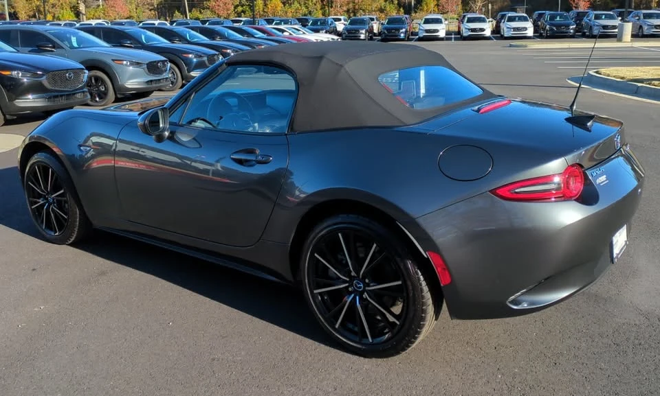 2025 Mazda ND MX-5 Miata - Image 5 of 11
