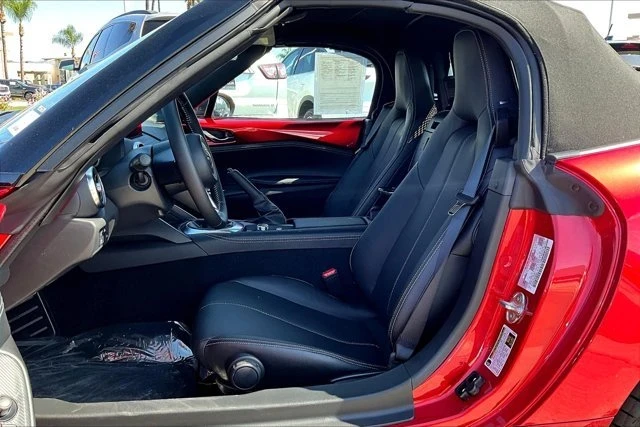 2025 Mazda ND MX-5 Miata - Image 10 of 11