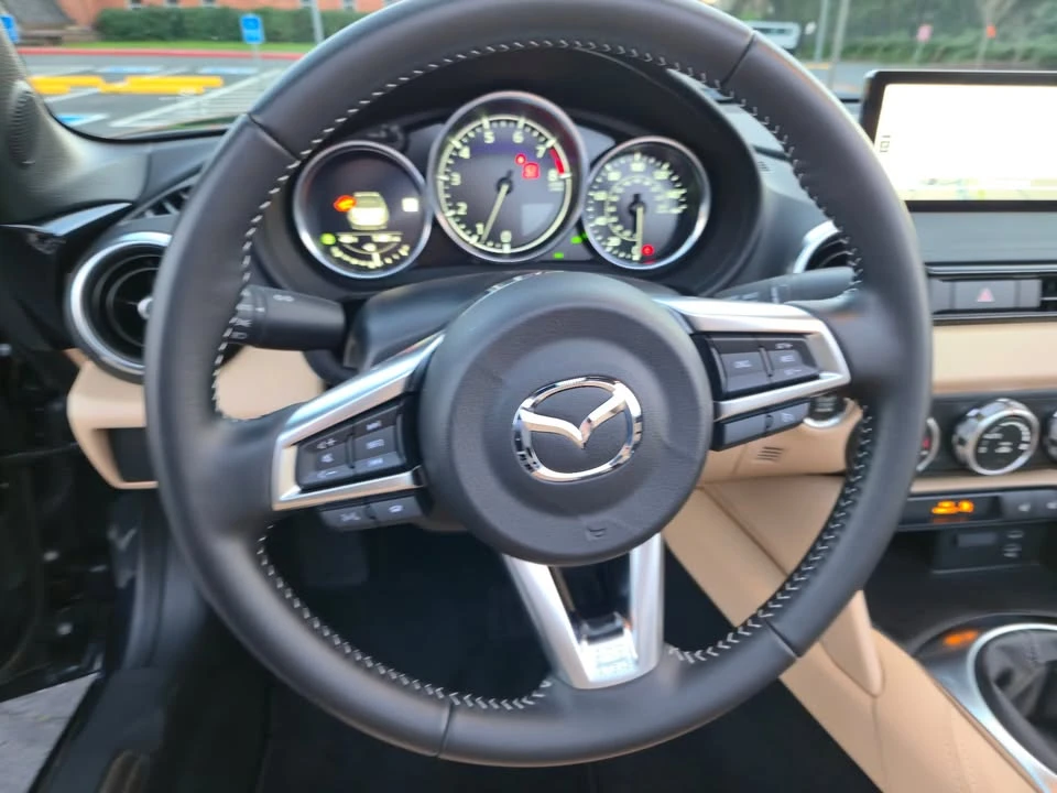 2025 Mazda ND MX-5 Miata - Image 9 of 19