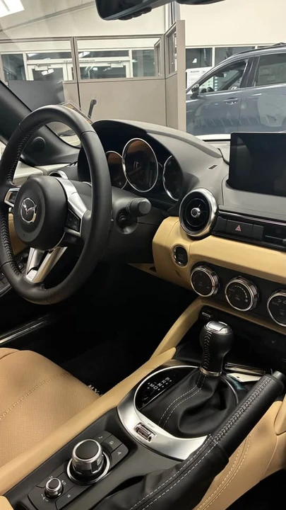 2025 Mazda ND MX-5 Miata - Image 6 of 7