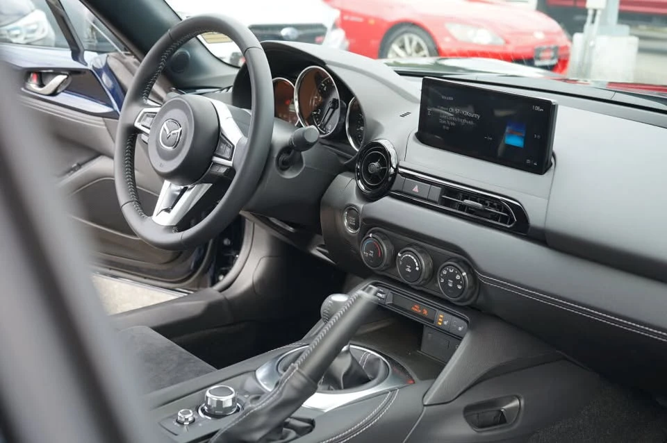 2025 Mazda ND MX-5 Miata - Image 11 of 19