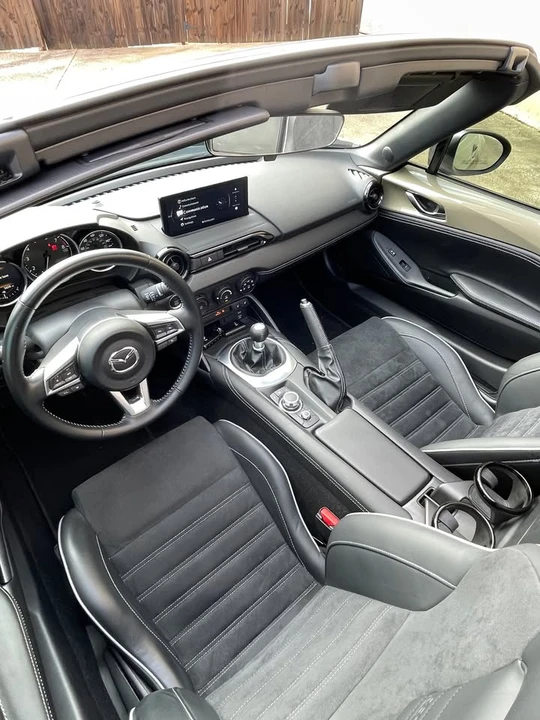 2025 Mazda ND MX-5 Miata - Image 5 of 11