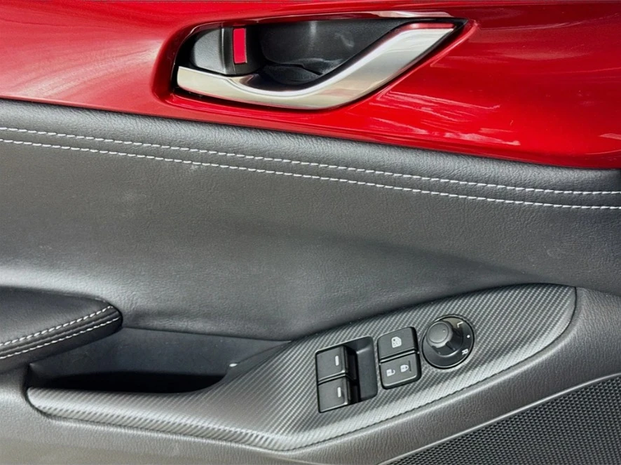 2025 Mazda ND MX-5 Miata - Image 13 of 18