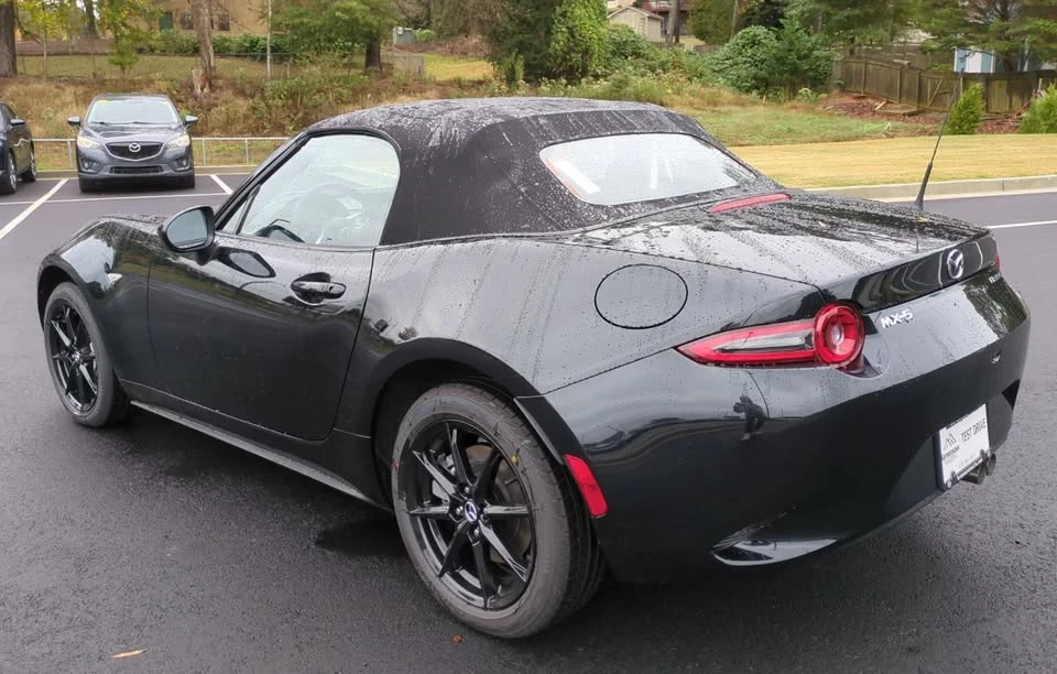 2025 Mazda ND MX-5 Miata - Image 5 of 11