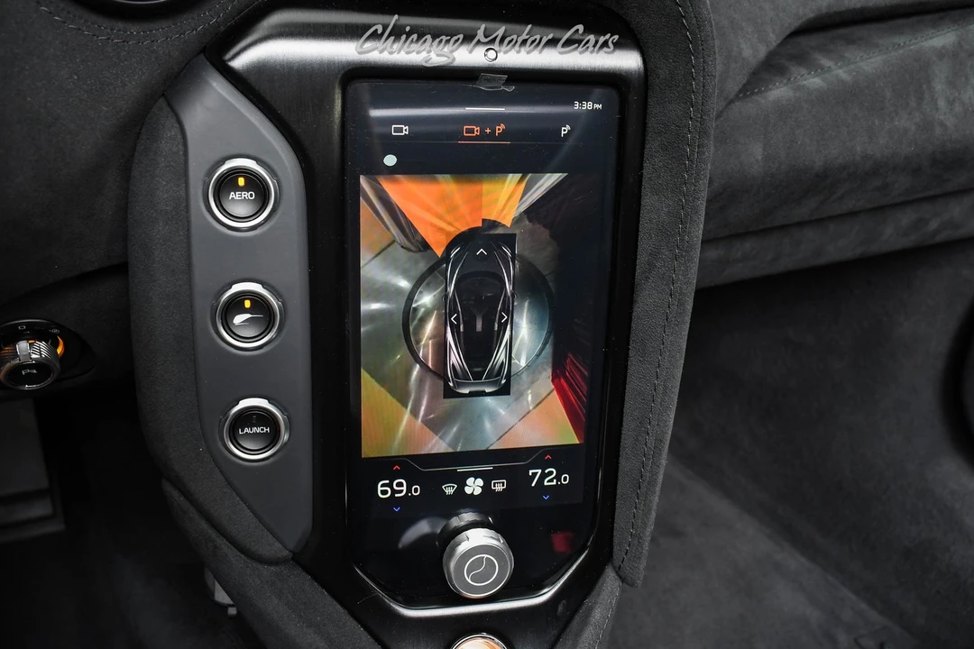 2025 McLaren 750S Spider - Image 16 of 31
