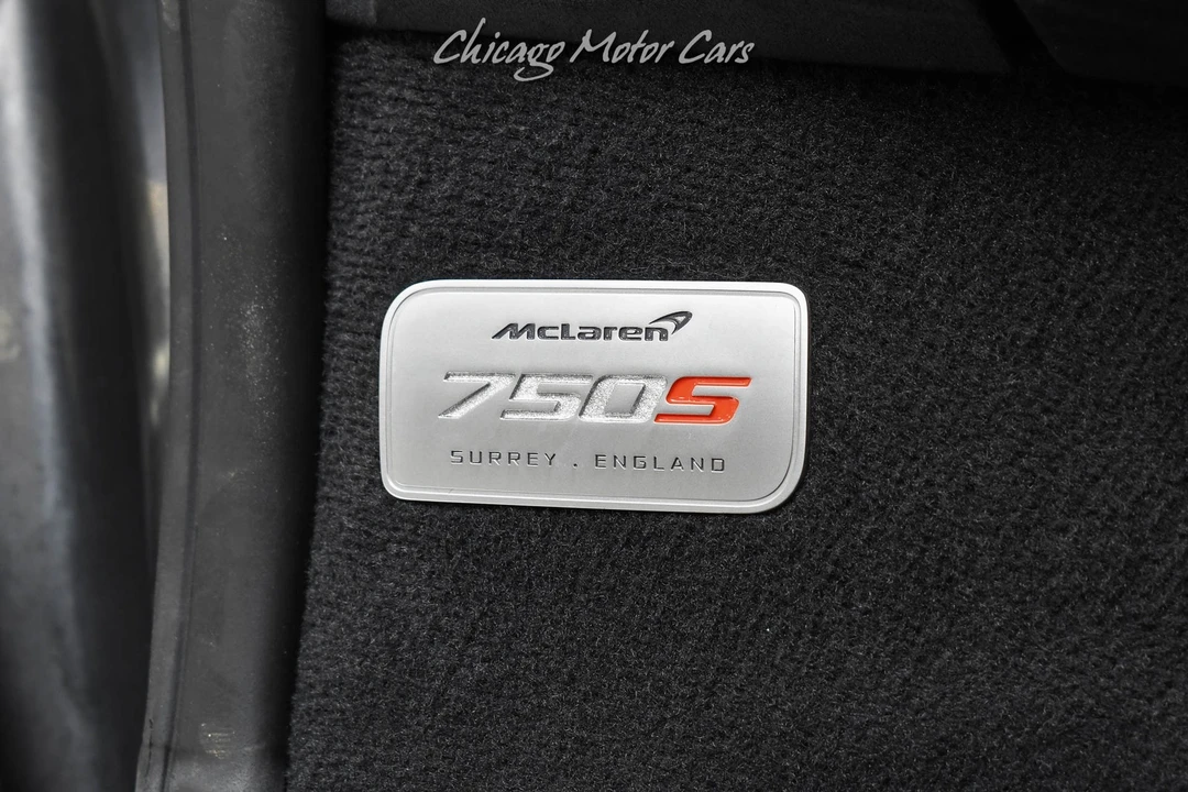 2025 McLaren 750S Spider - Image 11 of 31