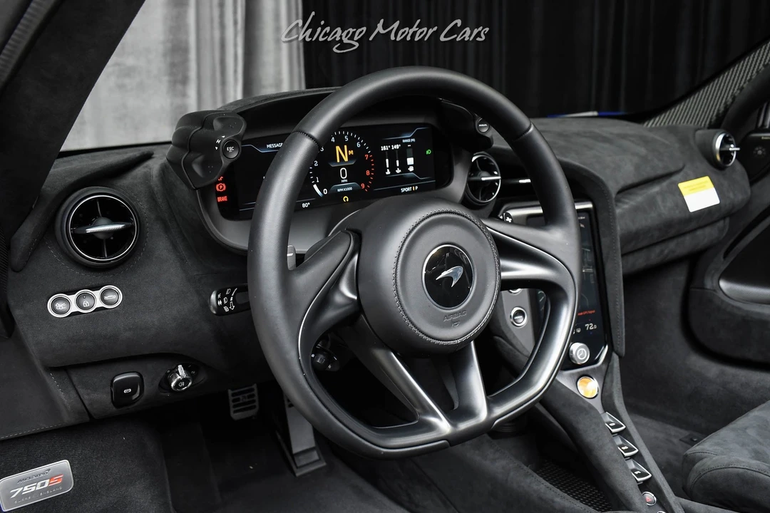 2025 McLaren 750S Spider - Image 8 of 31