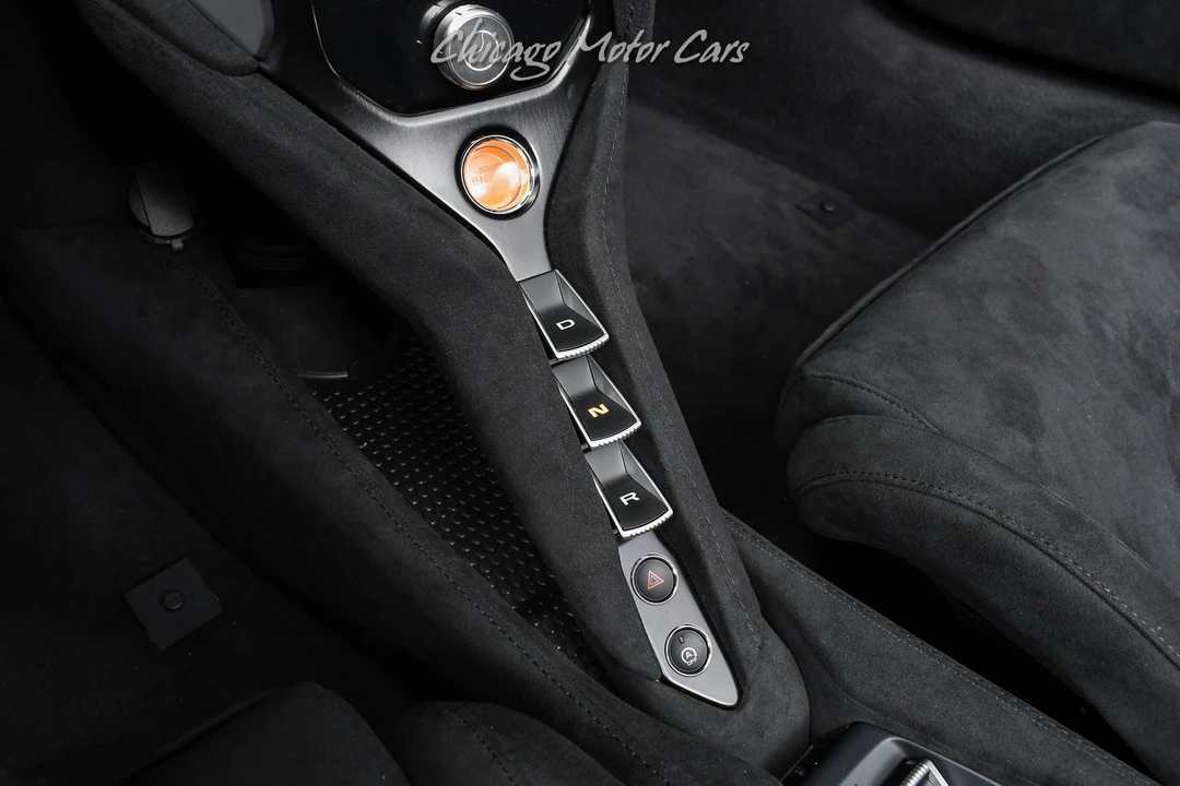 2025 McLaren 750S Spider - Image 17 of 31