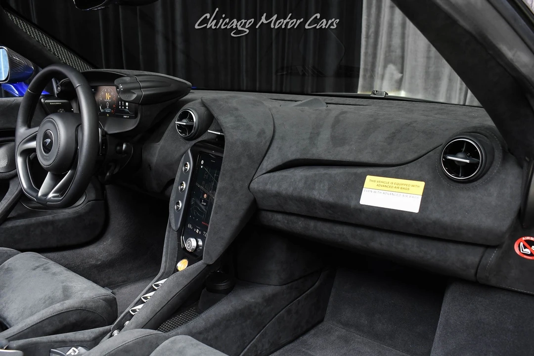 2025 McLaren 750S Spider - Image 24 of 31