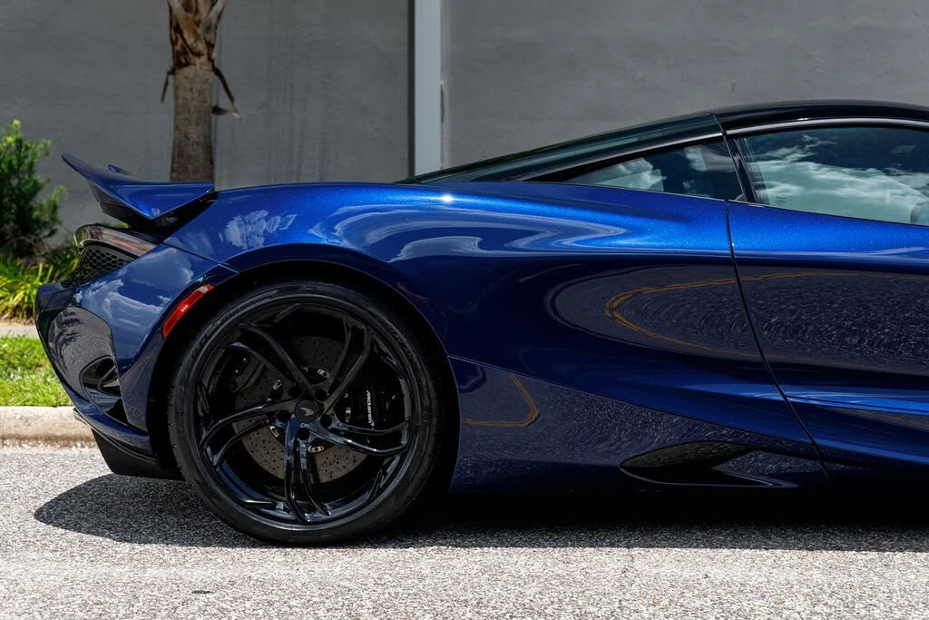 2025 McLaren 750S Coupe - Image 13 of 31