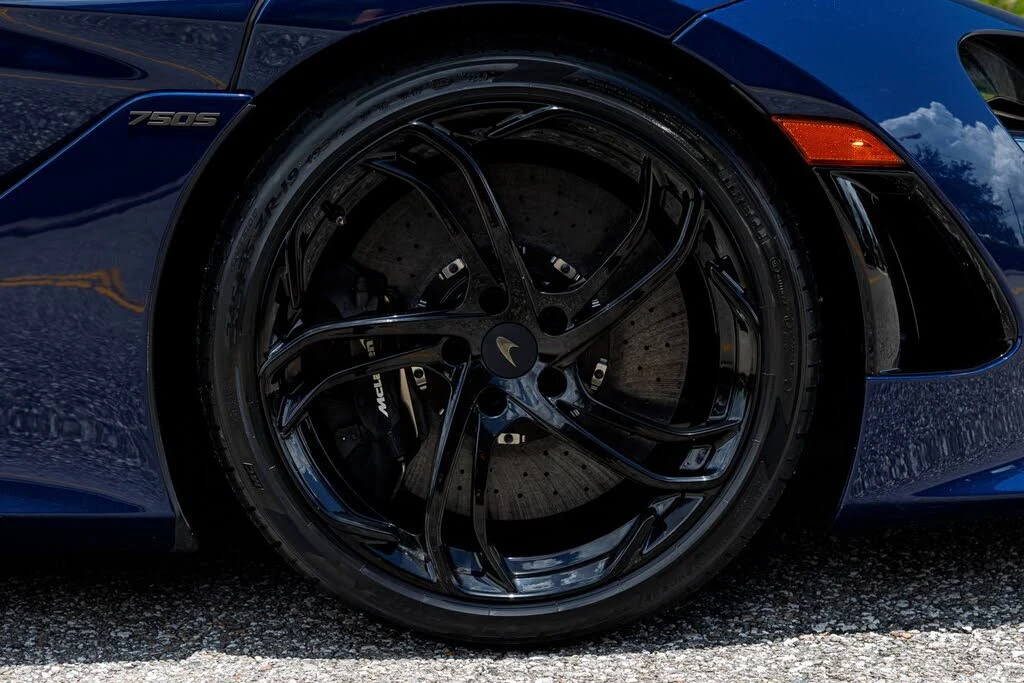 2025 McLaren 750S Coupe - Image 15 of 31