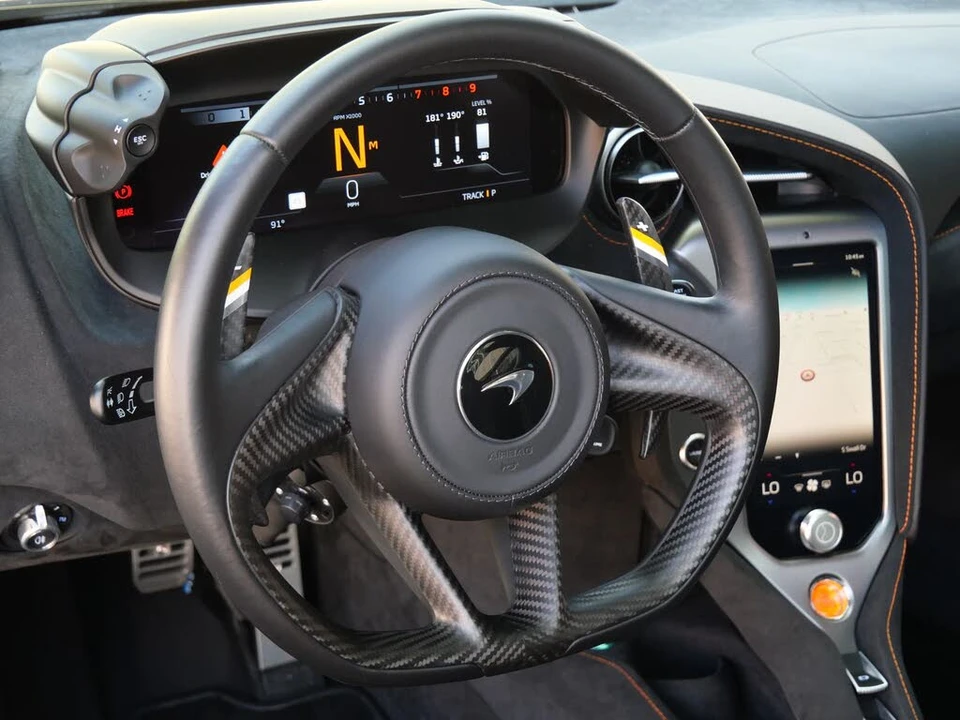 2025 McLaren 750S Coupe - Image 9 of 28