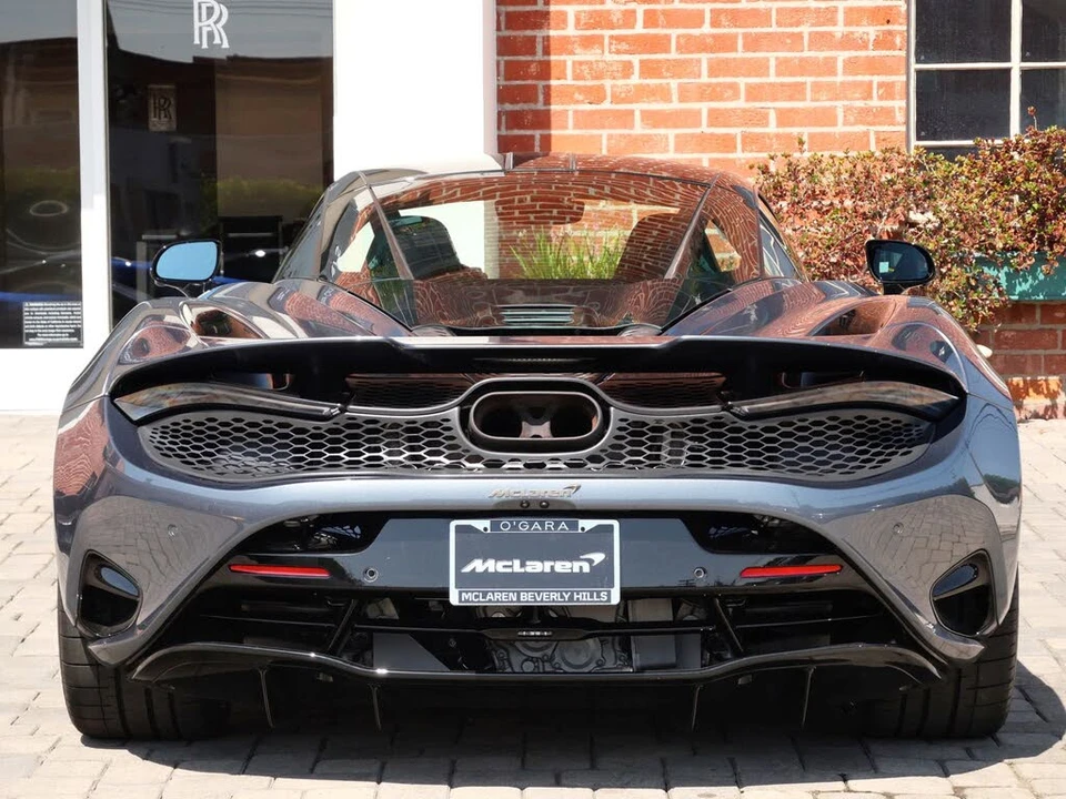 2025 McLaren 750S Coupe - Image 5 of 28
