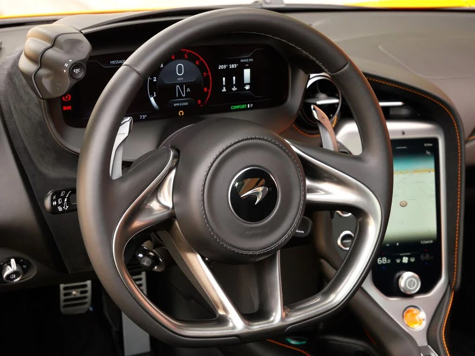 2025 McLaren 750S Coupe - Image 9 of 31